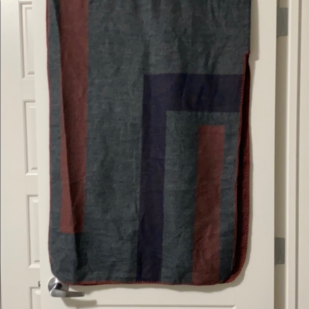 Poncho - Picture 2 of 2